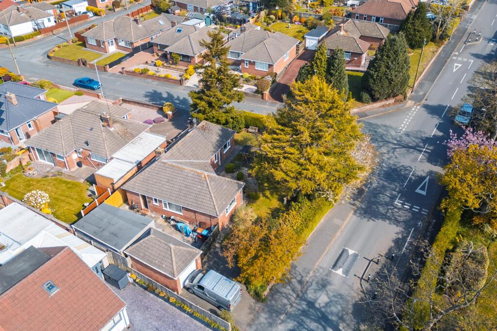38 Waterford Dr-10.jpg
