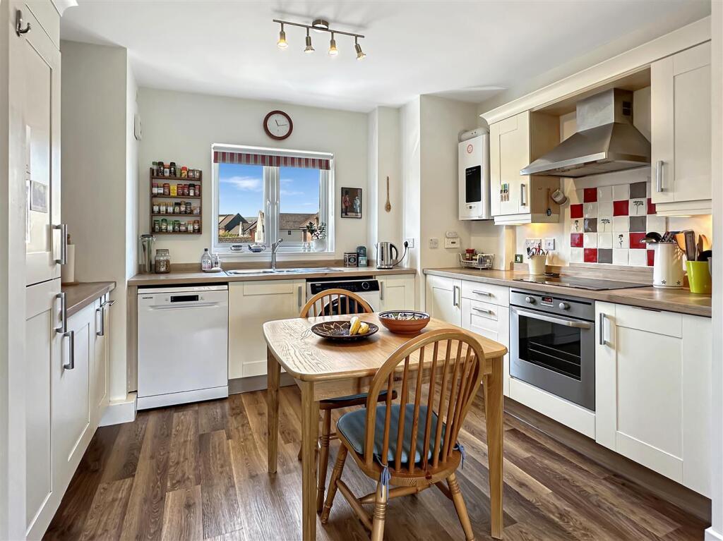 Kitchen (2)