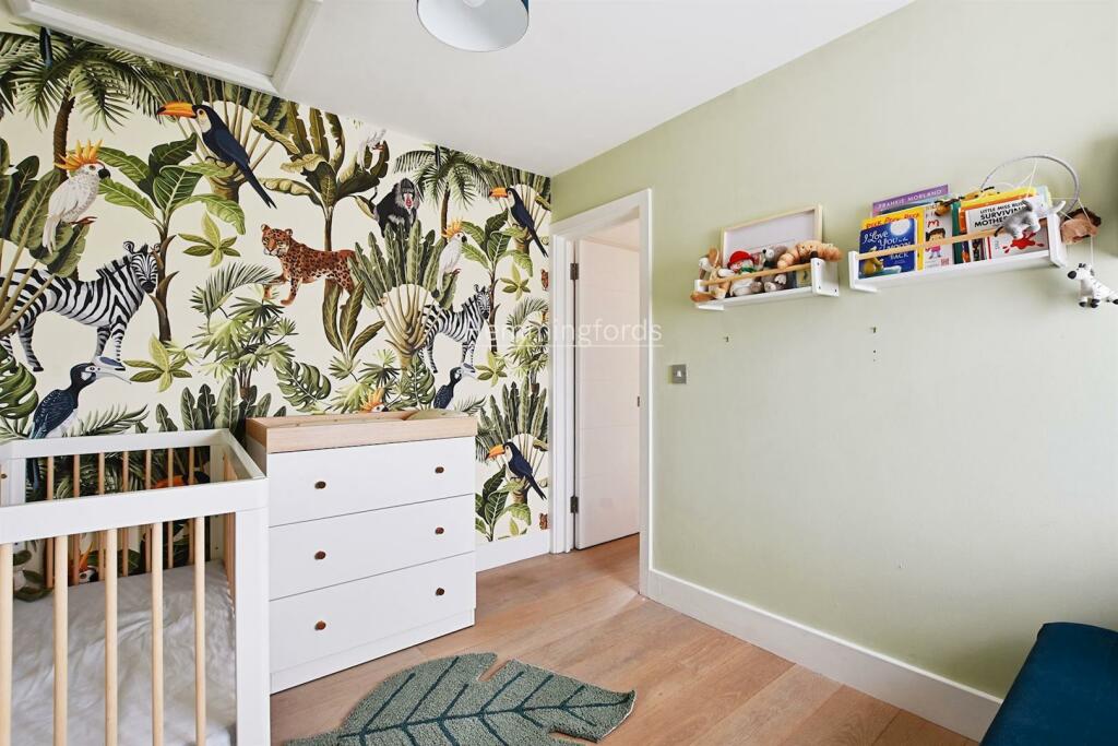 05-0f07GCHMF - Flat 4 50 De Beauvoir Road - Bedroo