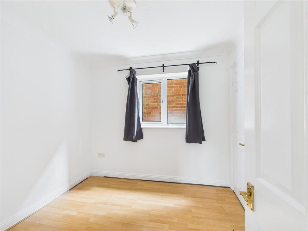 7 bedford bedroom1.jpg