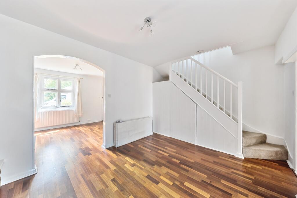 1329046-4-687f470...