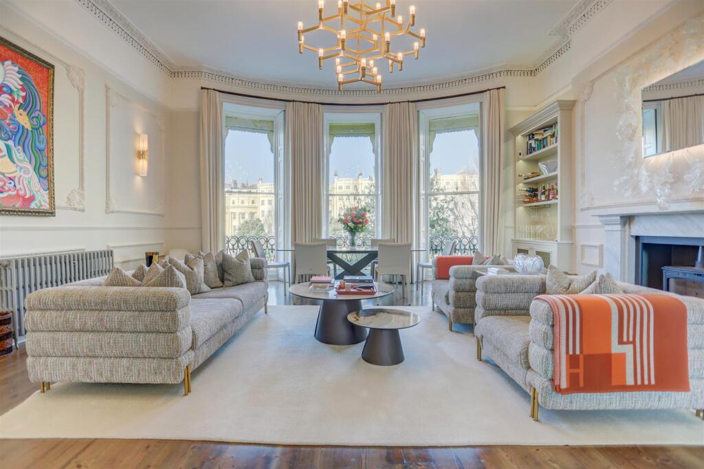 Living Room 3.jpg