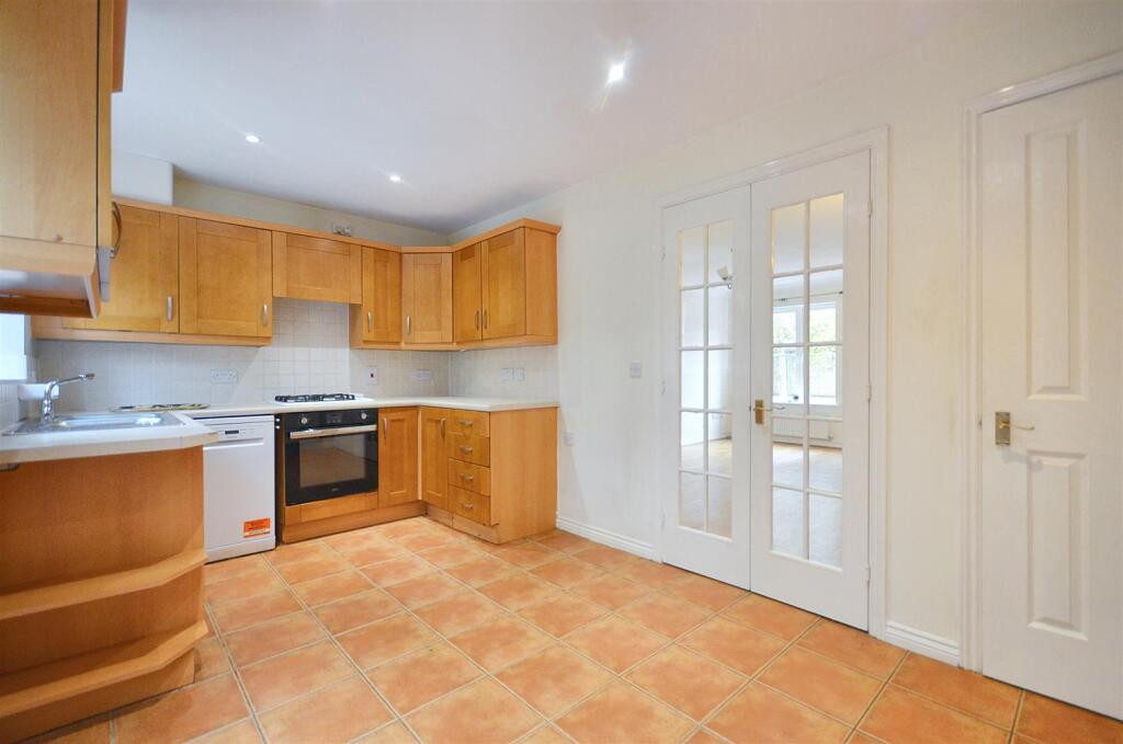 Kitchen/Dining Area