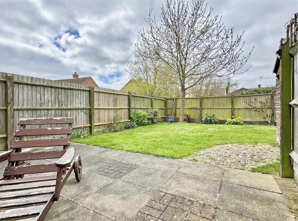 Rear Garden b.jpg