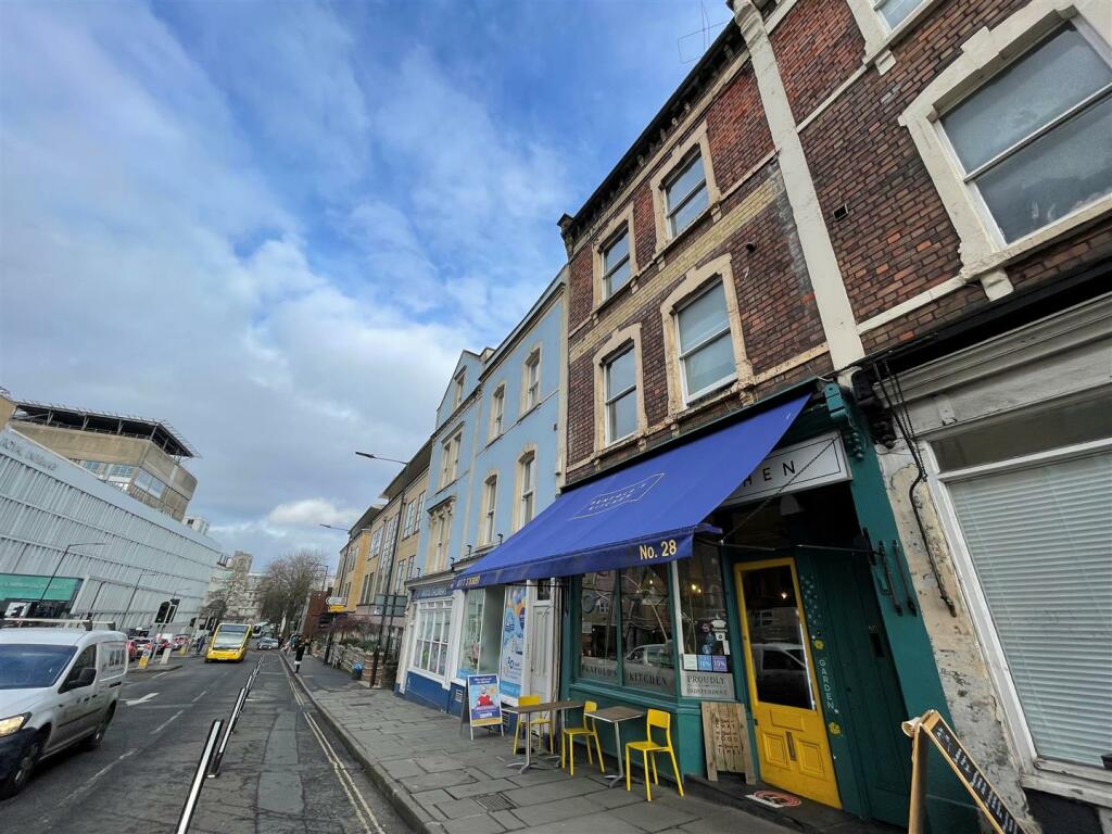9 - HMO Maisonette for Auction, Bristol.jpg