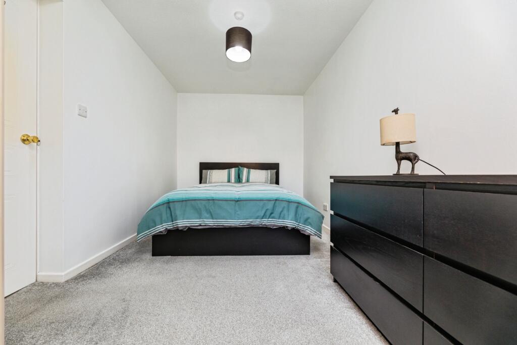 pbox-bedroom-322573.jpg