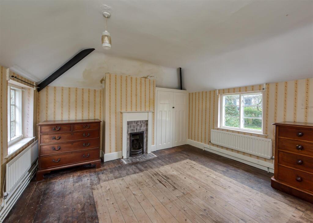 Bridge Cottage-bed2.jpg