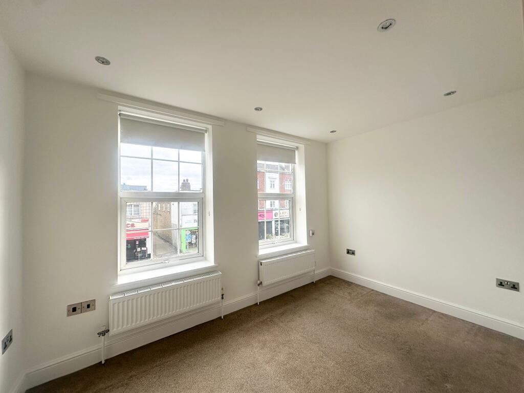 5 - BEDROOM.jpg