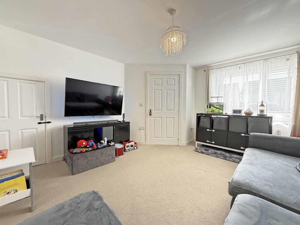 Bluebell Street 82 - Lounge.jpg