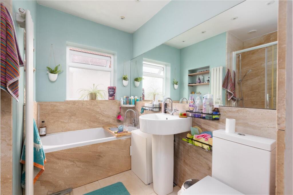 15 Guernsey Avenue, BS4-6.jpg