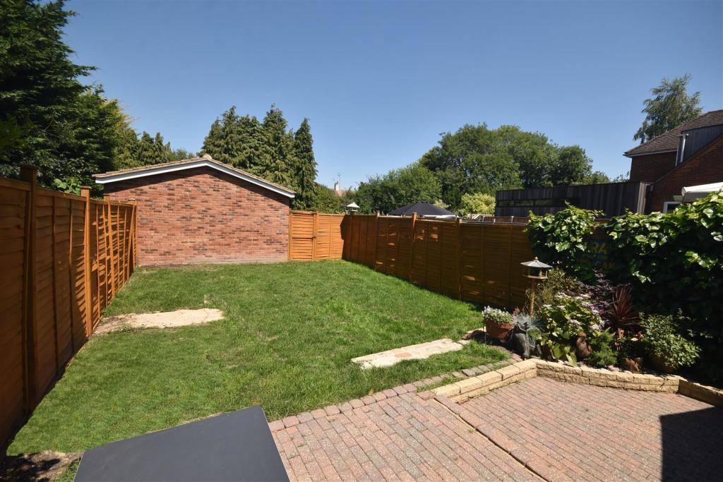 rear garden 1.jpg