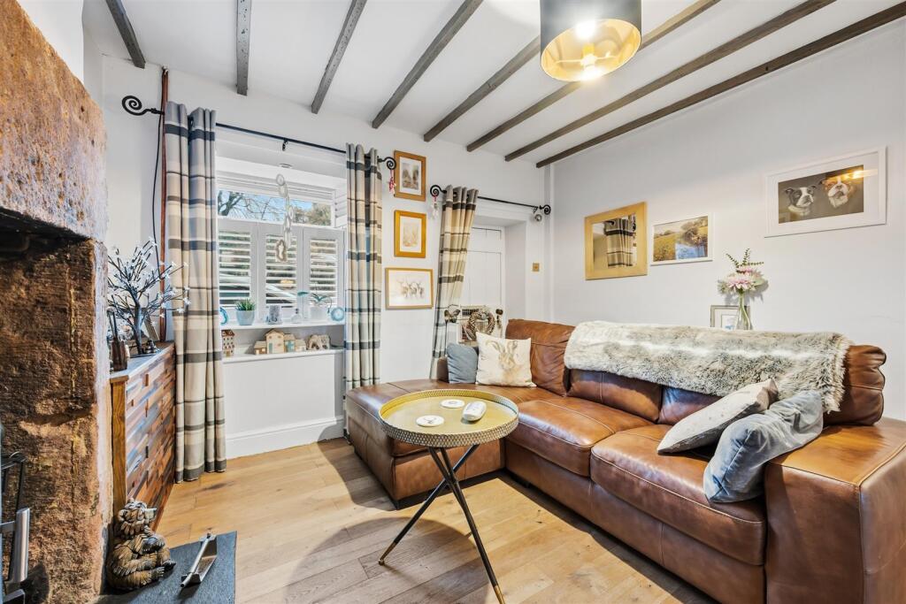 Living Room .jpg