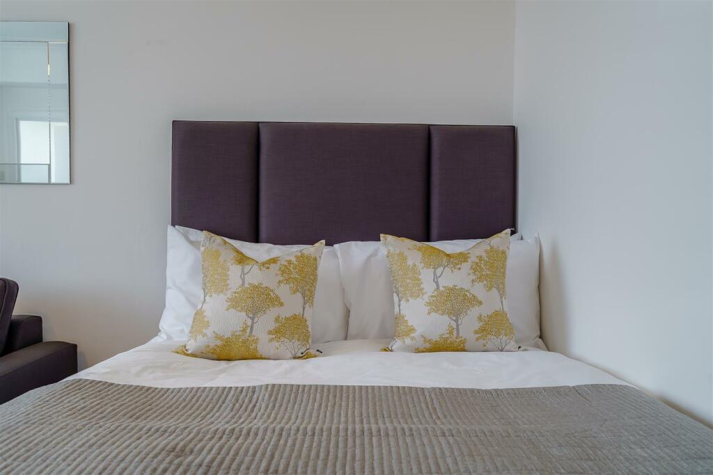 8456881-interior07.jpg