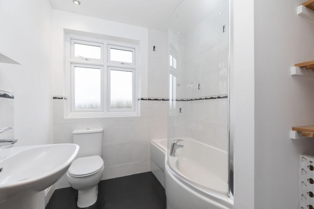 29 Shaw Green Lan...