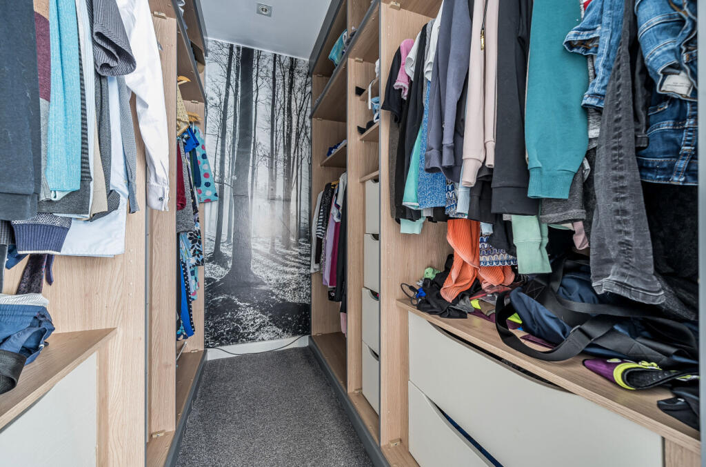 1340196-19-689f63...