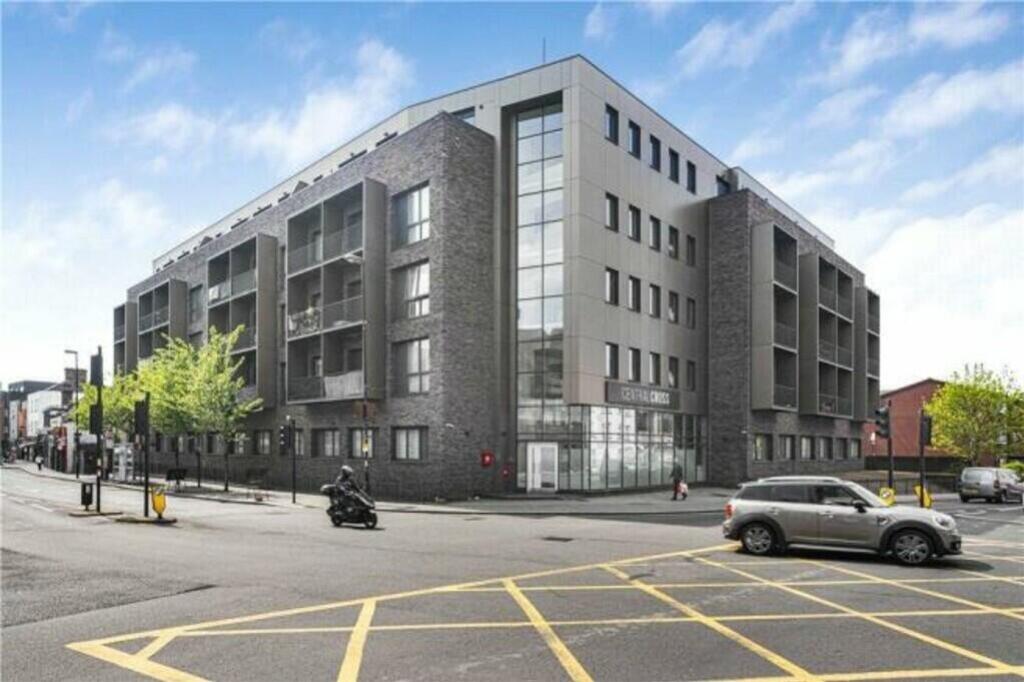 9205_100653004240_IMG_04_0000