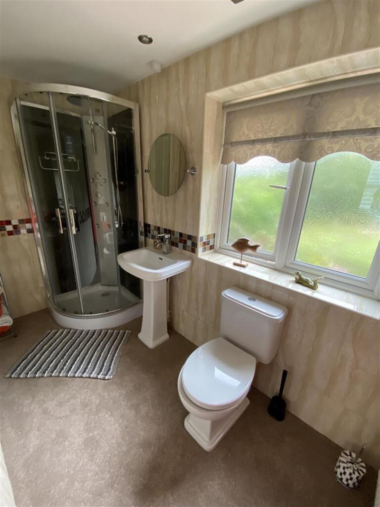 Family bathroom: