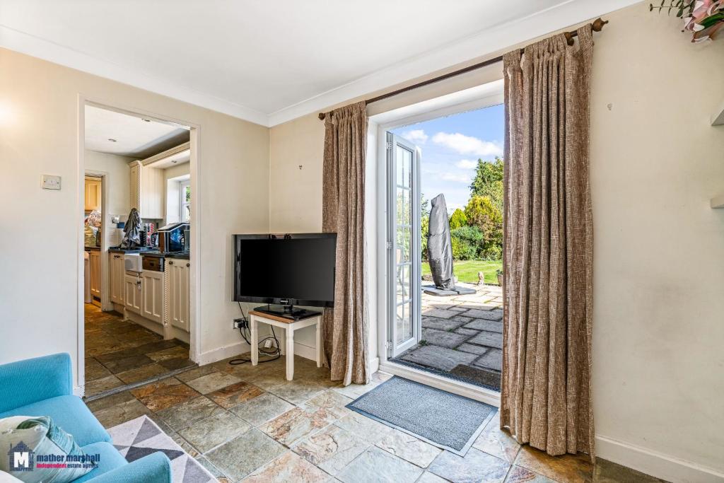 Garden Room Onto Patio