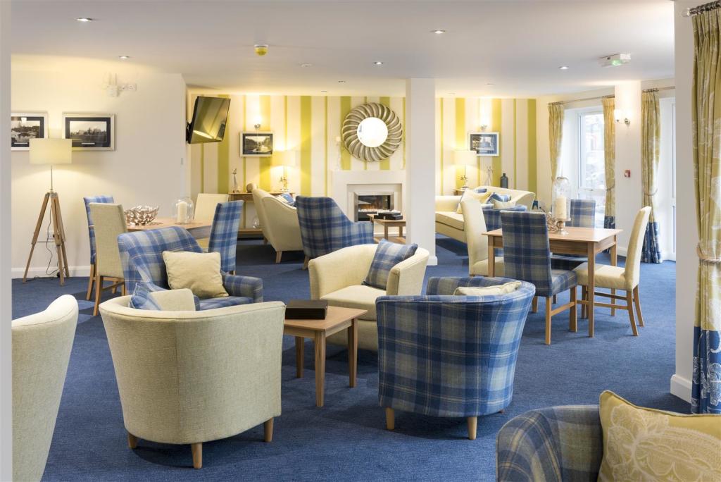 williamson court communal lounge.jpg