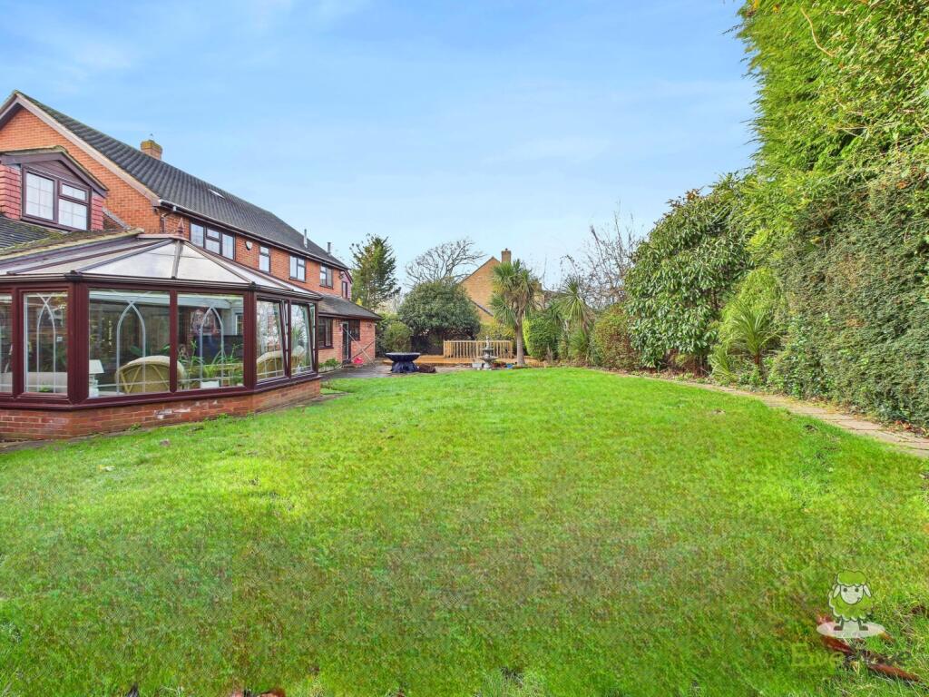 CAM01543G0-PR0169-STILL038