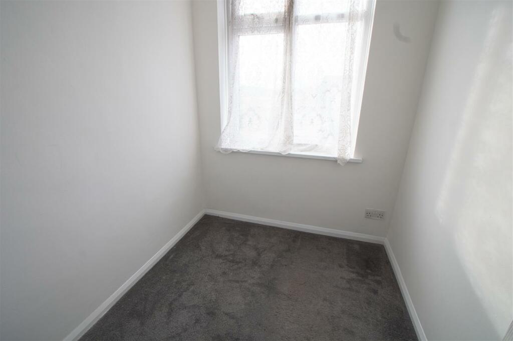 BEDROOM 3.jpg