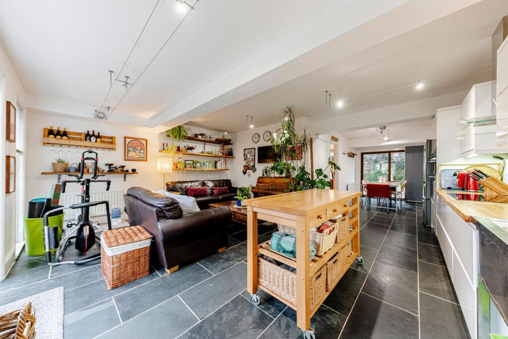 Kitchen/Dining/Living Room (3)