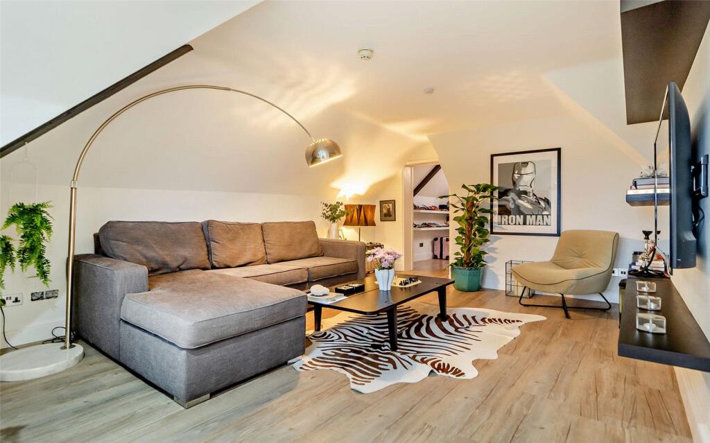 Bedroom/Sitting Room