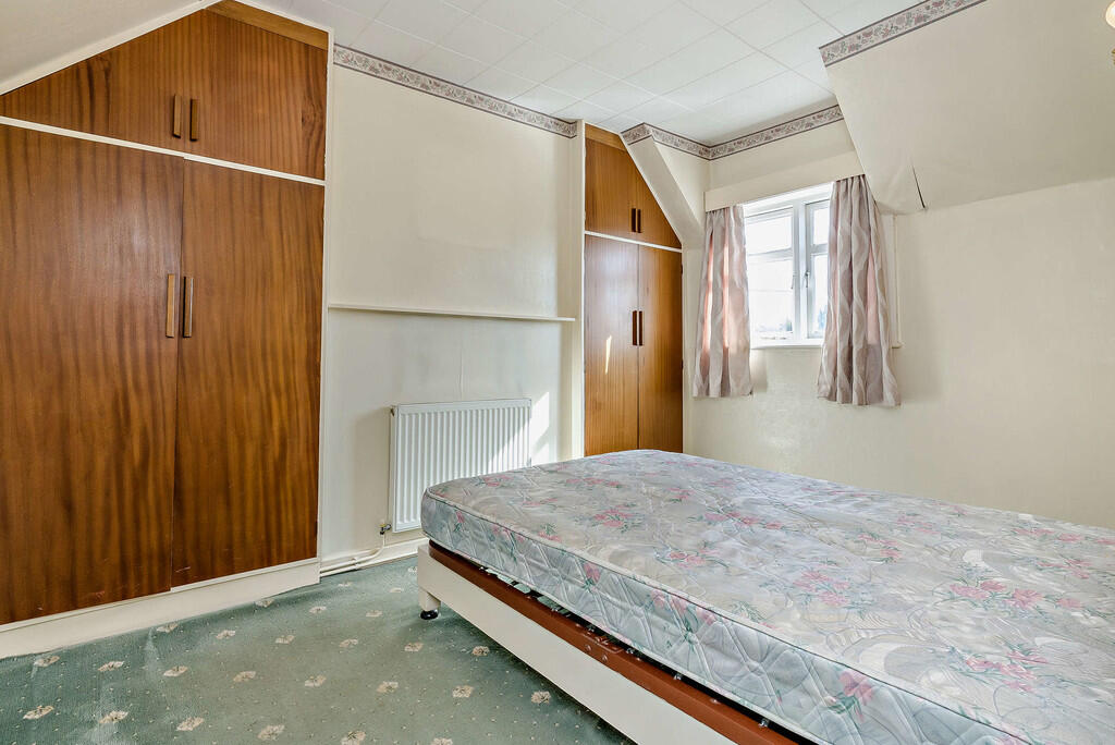 8665843-interior0...