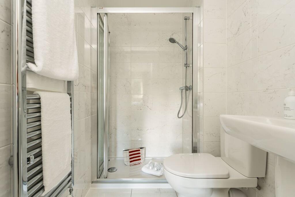 En-suite shower room