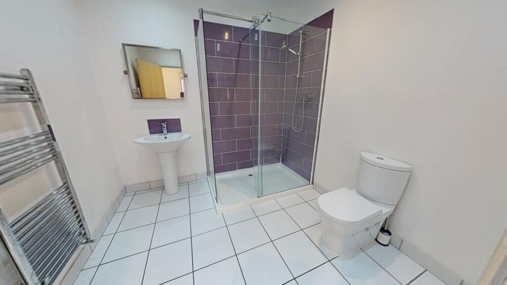 2 Courtyard Bath 1