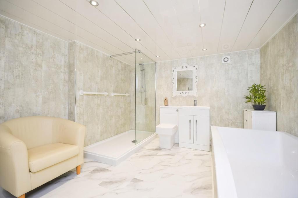 Downstairs Bathroom