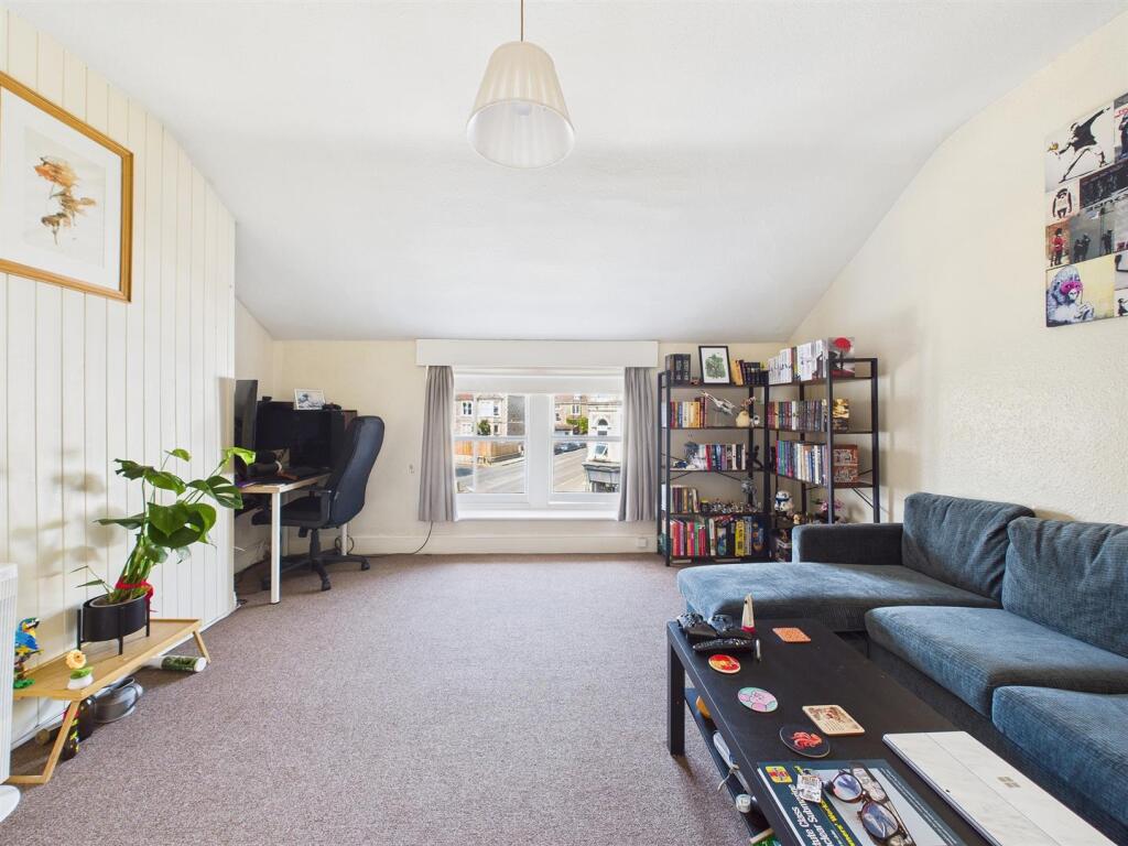 4 - Manor Park Redlenad.jpg