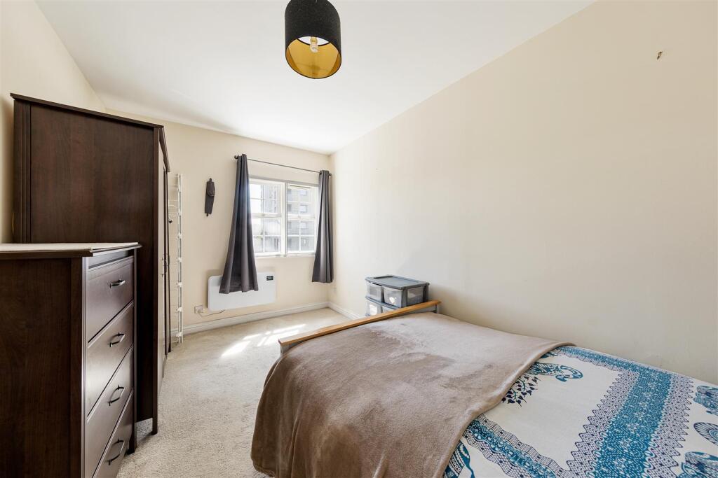 Henley Lodge E17