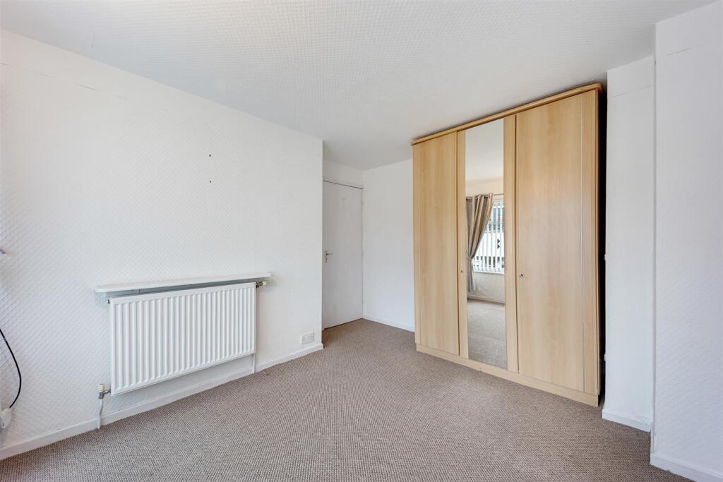 12 Arnside Avenue bedroom 1 2.jpg