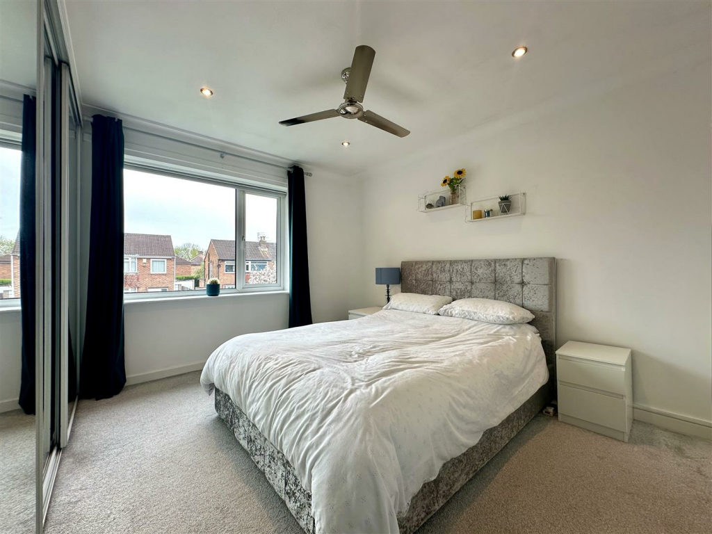 Bedroom Aspect 2