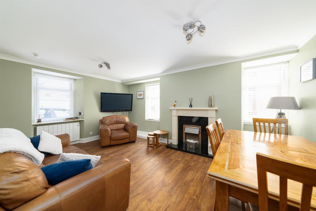 Flat 1_St Ellas-07.jpg