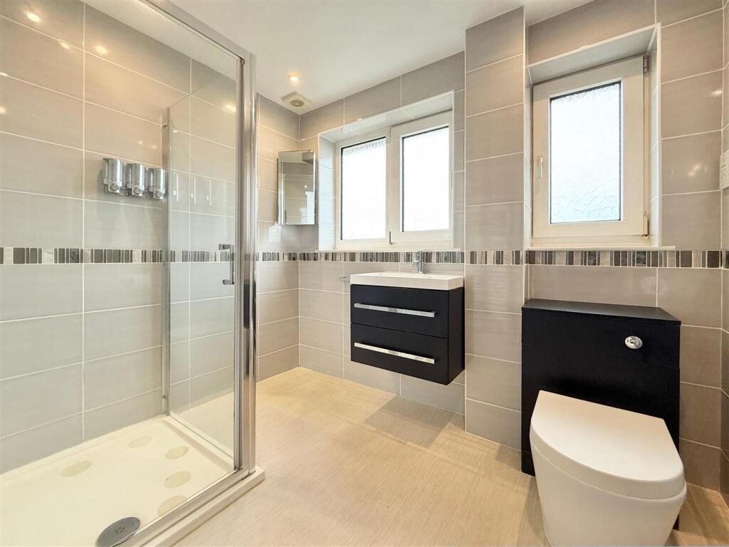 Shower Room.JPG