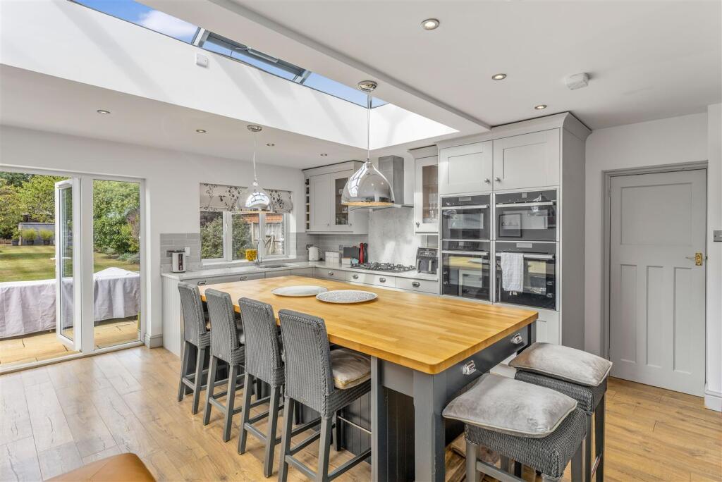 90 Oxford Road, Banbury-9.jpg