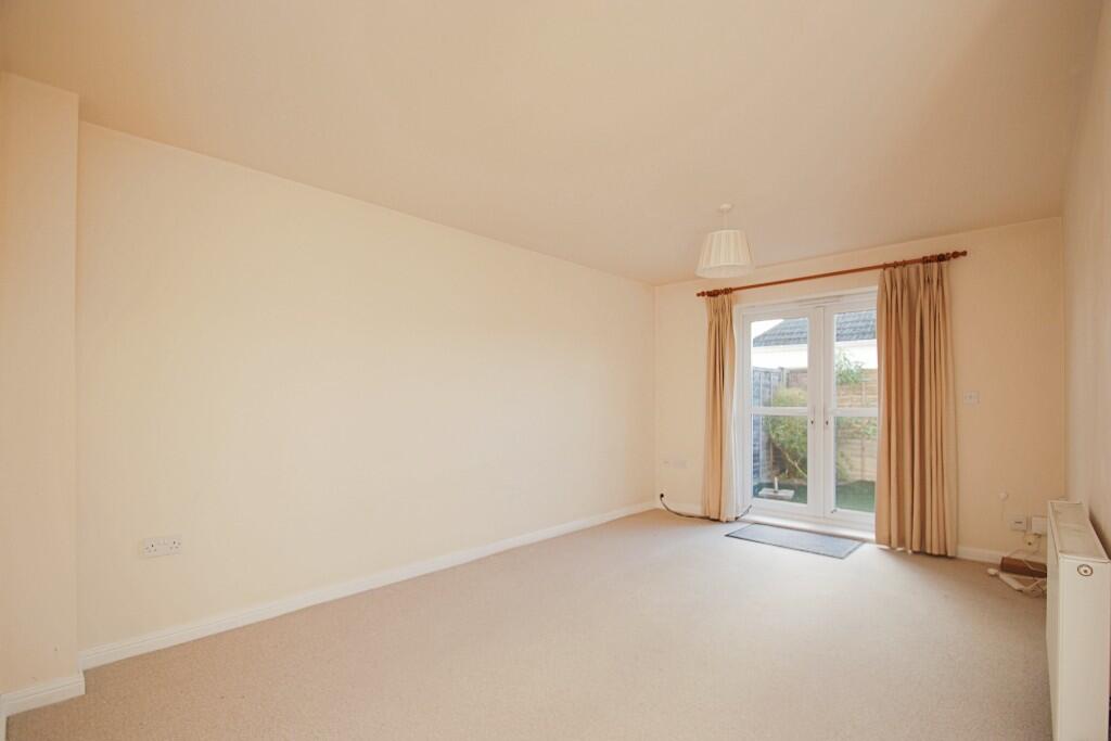 Sitting/dining room