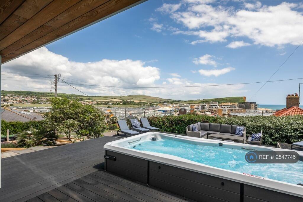View Over The Pool Deck