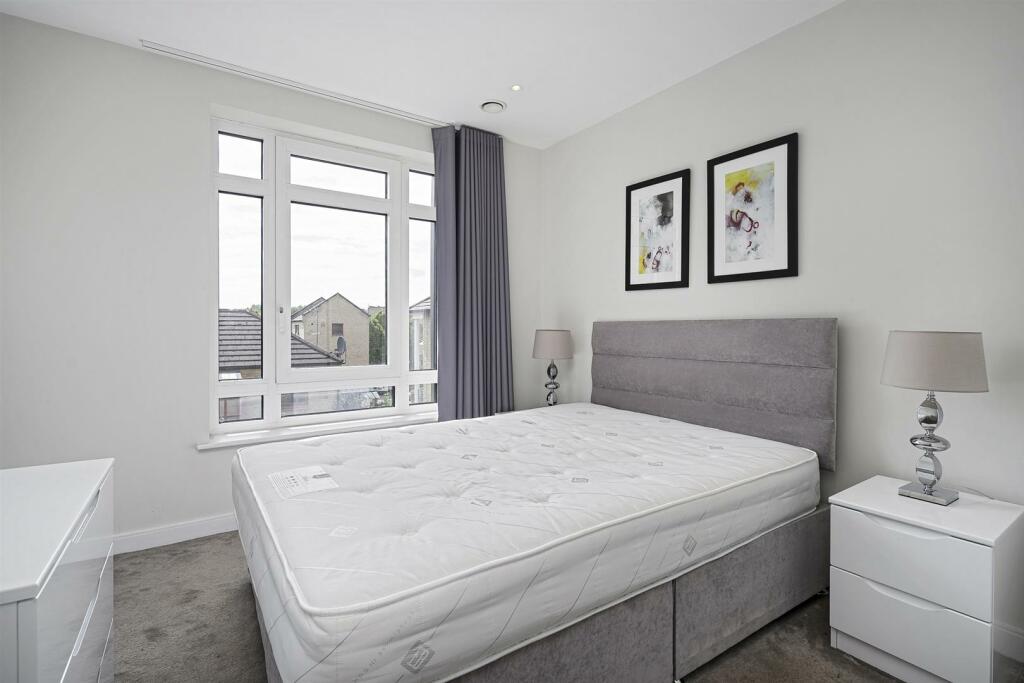Second bedroom 2