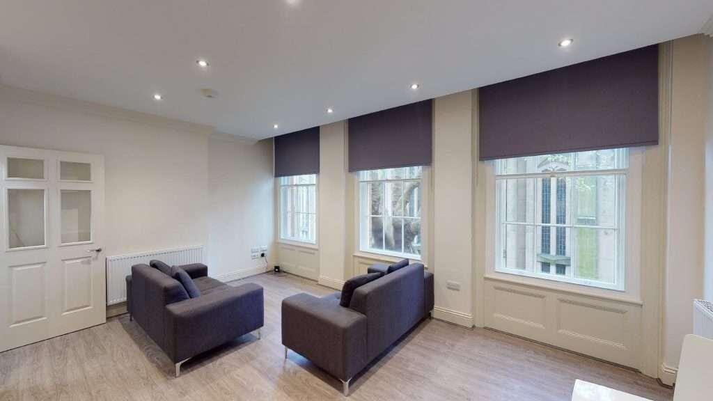 Flat_4_8_St_James_Row