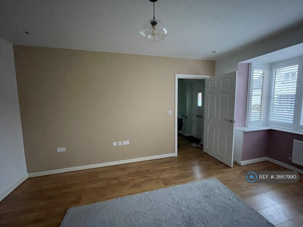 Living Room And Bay Window 