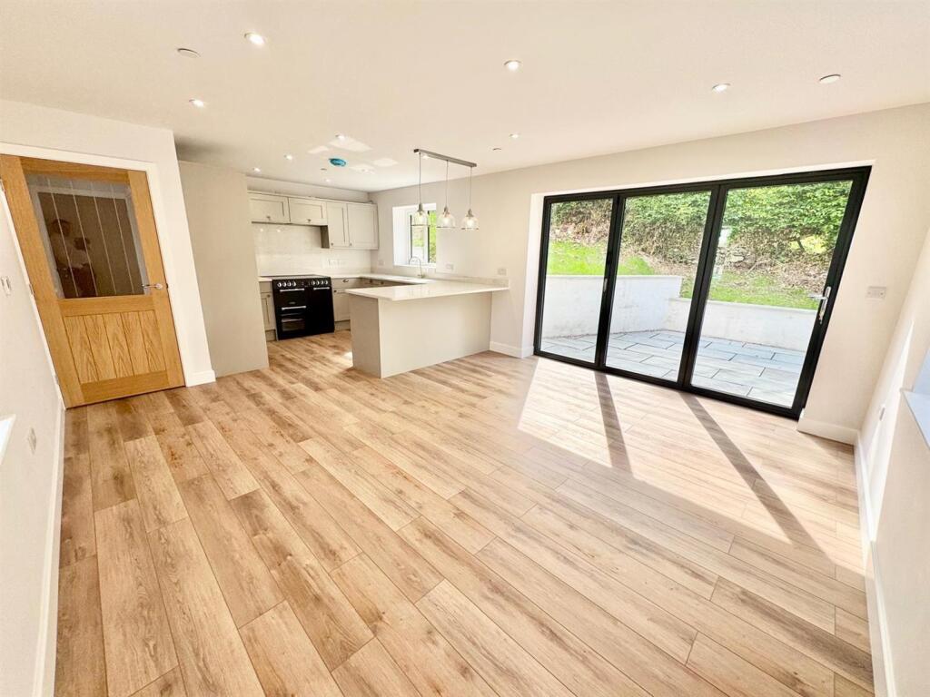 PHOTO-2025-06-08-17-10-45 (11).jpg