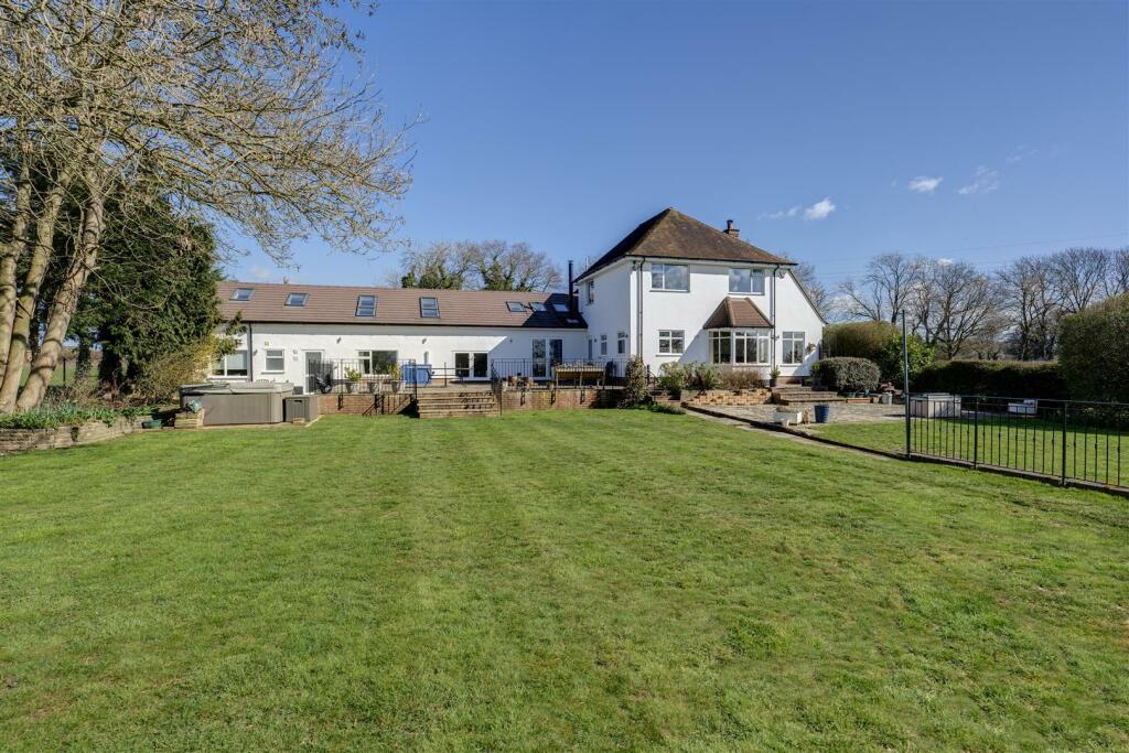Hendre Hi Res 03.jpg