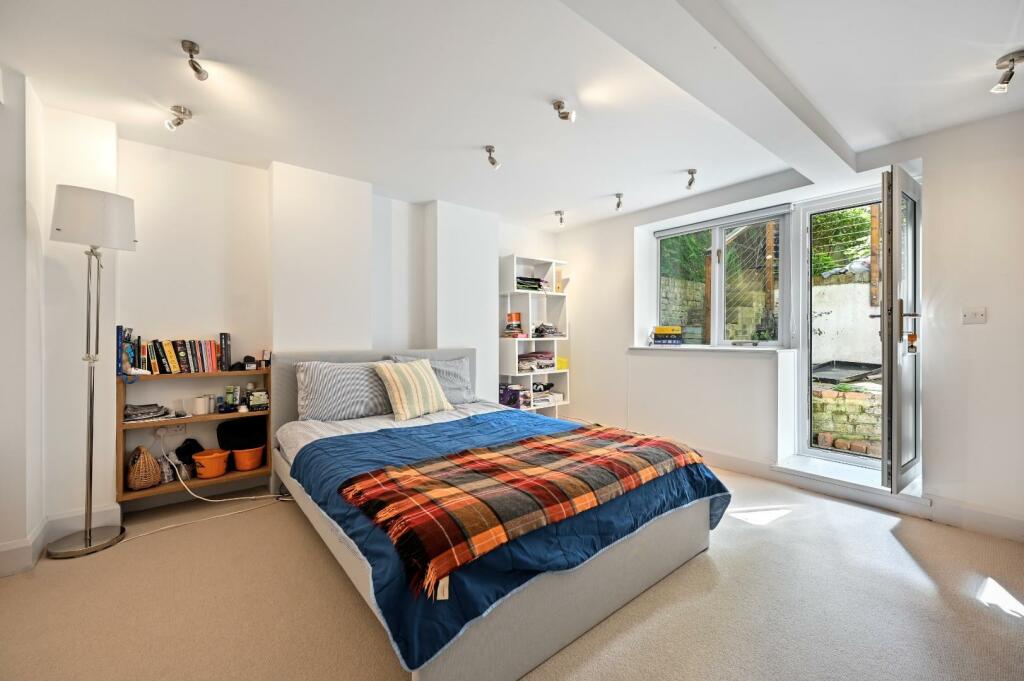 Lena Gardens - BedroomB3 (1).JPG