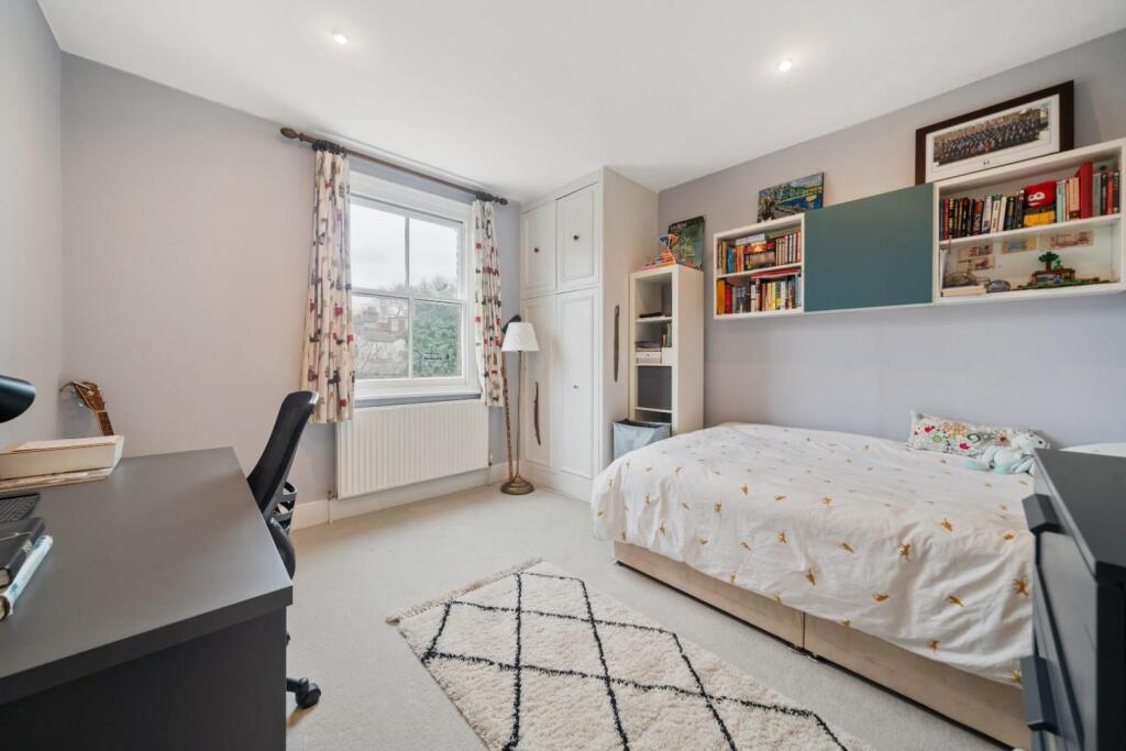 Grantham Road 26 W4 Ph7.jpg