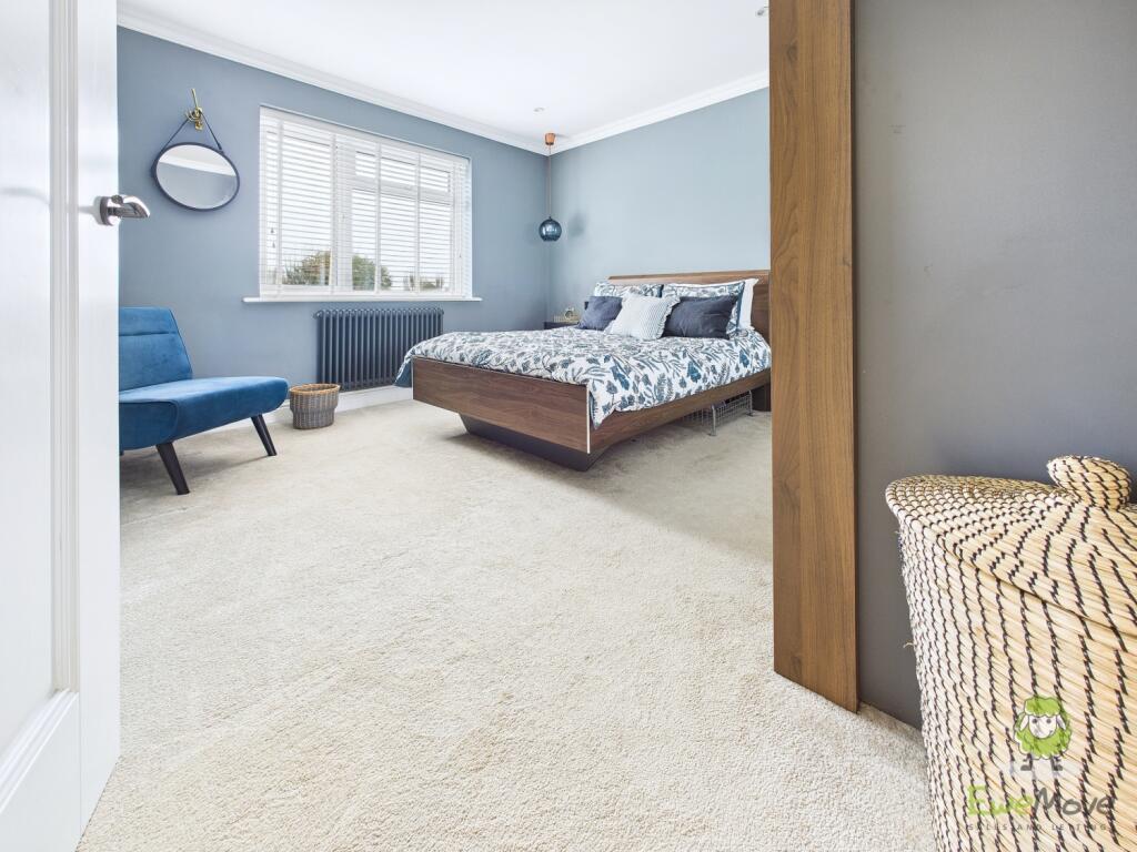 CAM01543G0-PR0166-STILL004