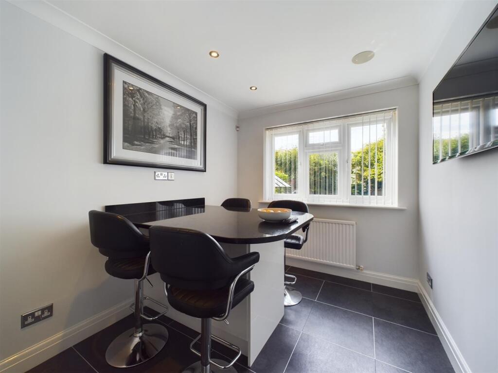 Breakfast Room