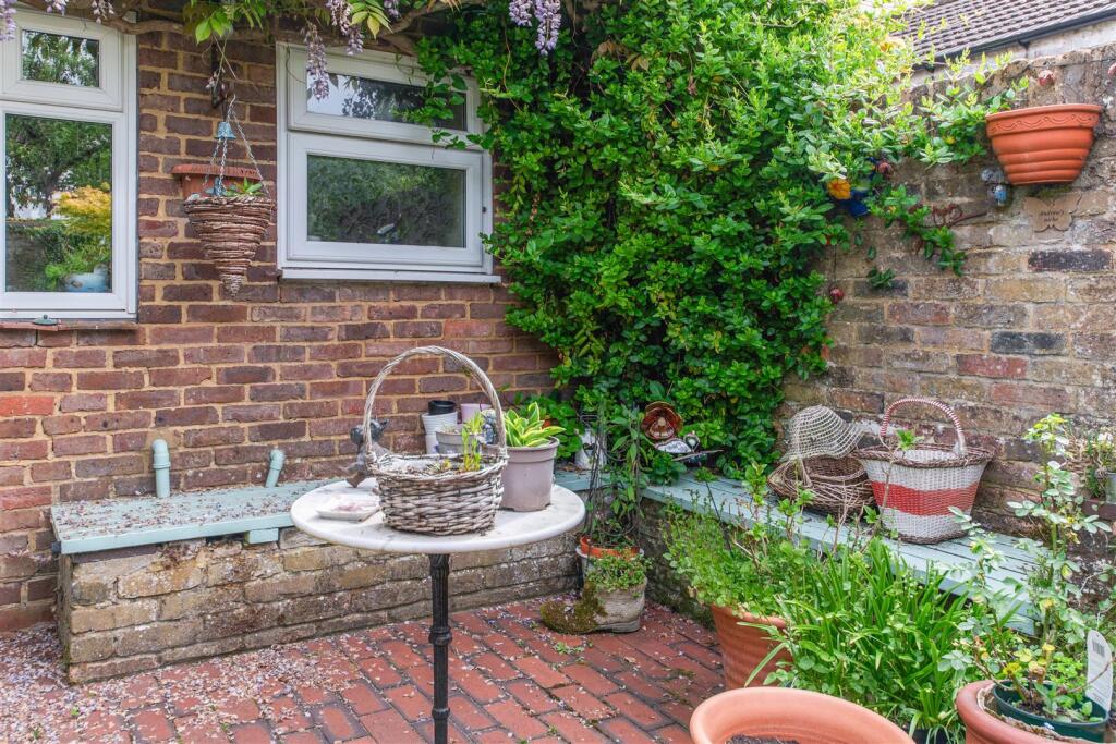 ALBERT ROAD,24 (2).jpg